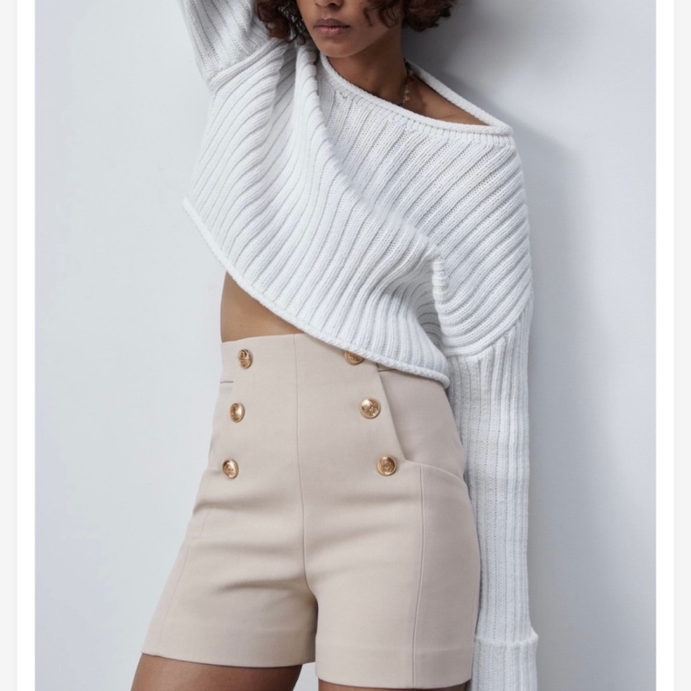 Zara High-Waited Button Short’s